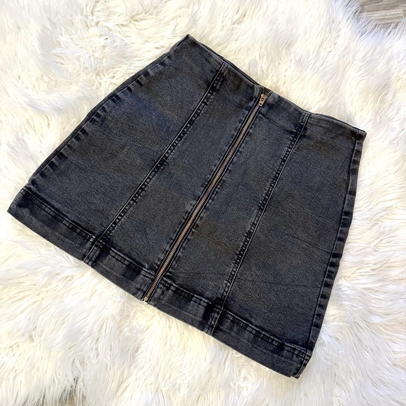 BDG Dresses & Skirts - BDG Stone Washed Black Zip Up Jean Skirt